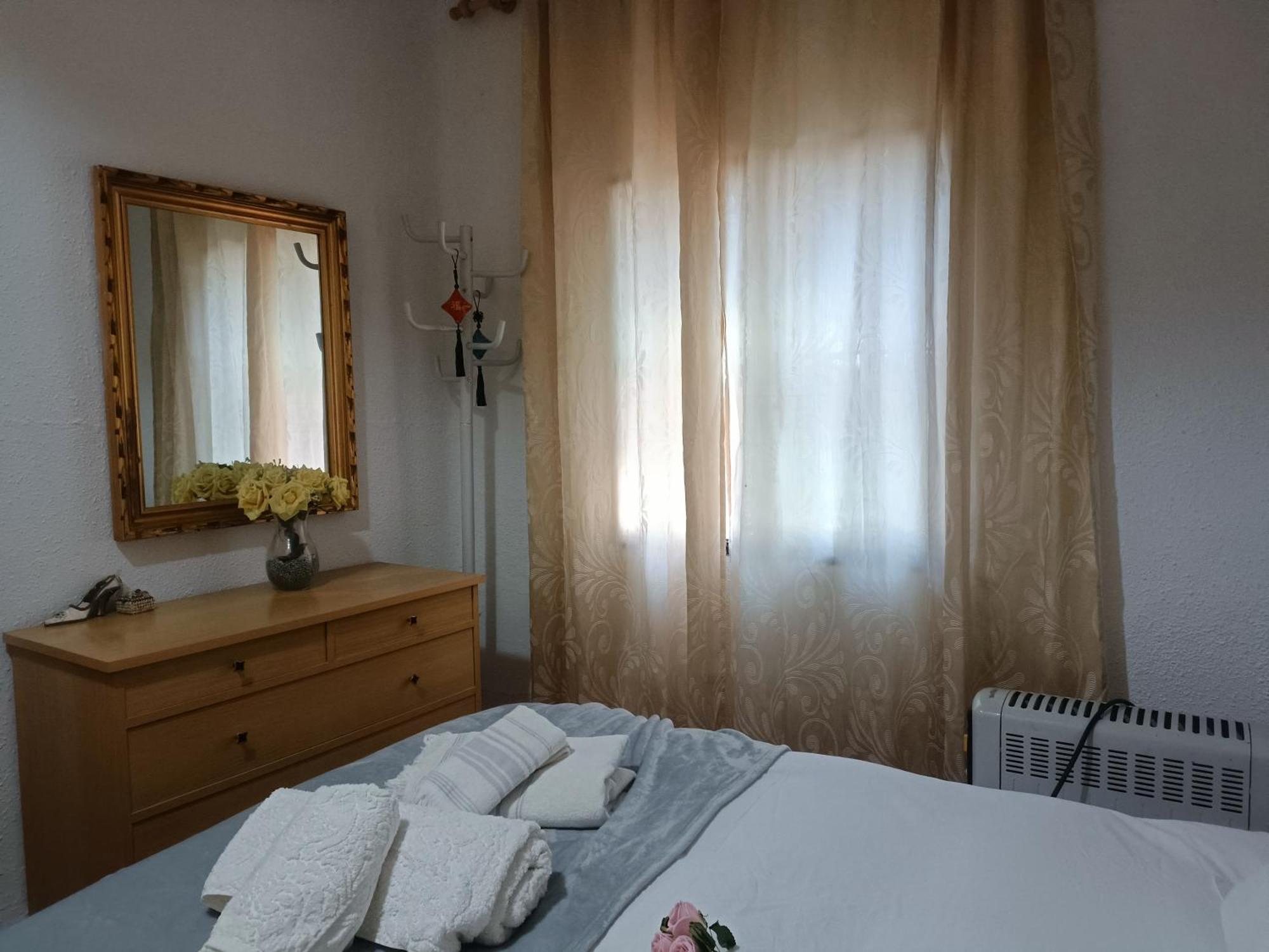 Bedroom With Private Bathroom And Two-Bedroom Family Suite In Quiet Forest Country House 80M2 Large Swimming Pool Music Town Lliria The Garden And Swimmingpool And Garden Are Shared Llíria Quarto foto